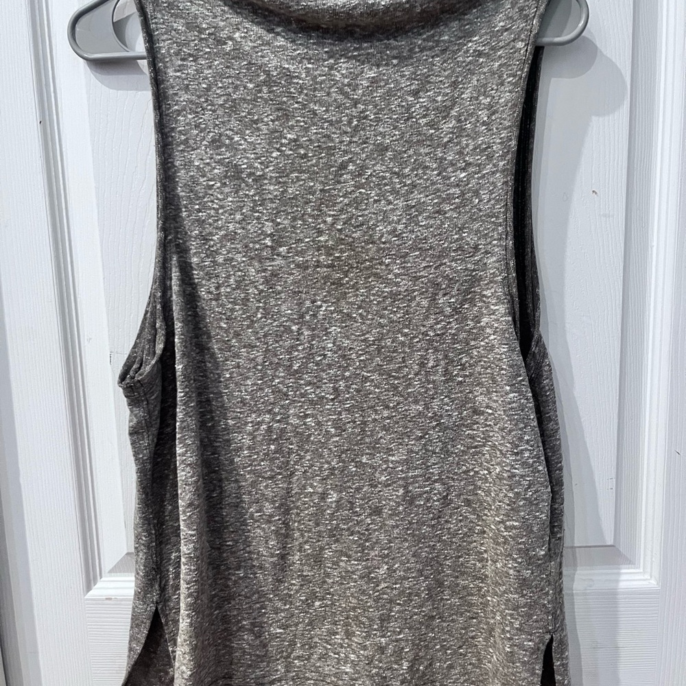 Urban Outfitters Heather Gray Muscle Tee